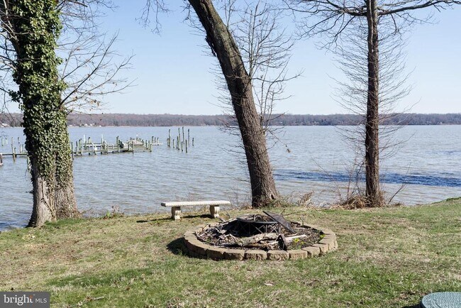 Building Photo - 26 Park Ln