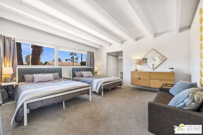 Building Photo - 2267 N San Antonio Rd