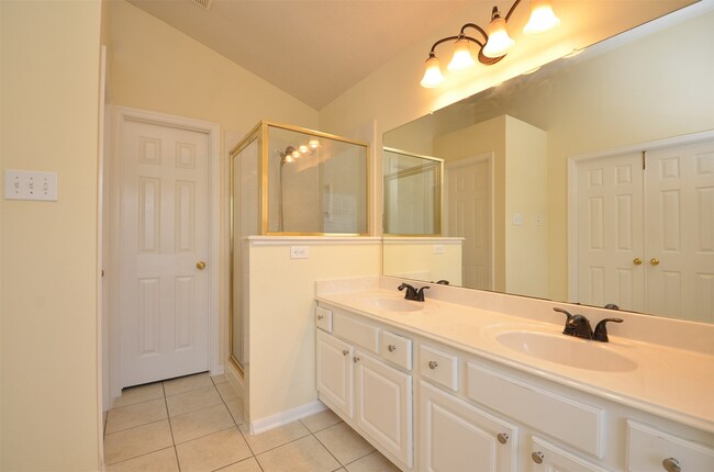 Building Photo - 1218 Irish Mist Ct