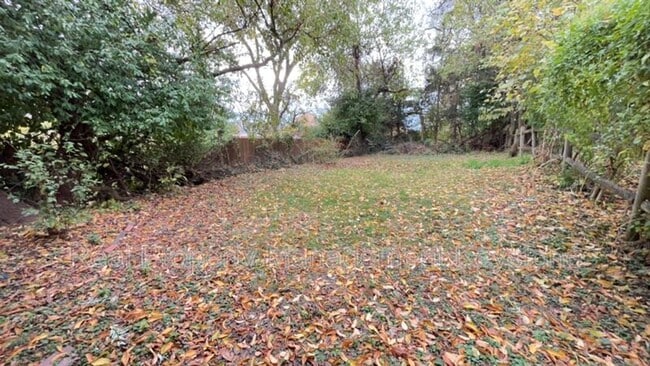 Building Photo - 1026 Mirror St