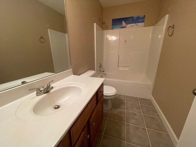 Building Photo - 5BD/4BA Single Family Home