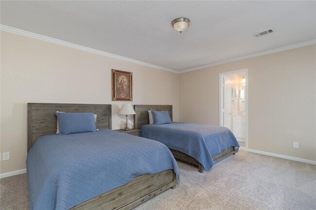Building Photo - 4607 Breezy Point Dr
