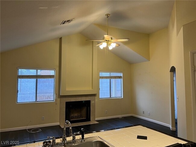 Building Photo - 2121 Sun Swept Way