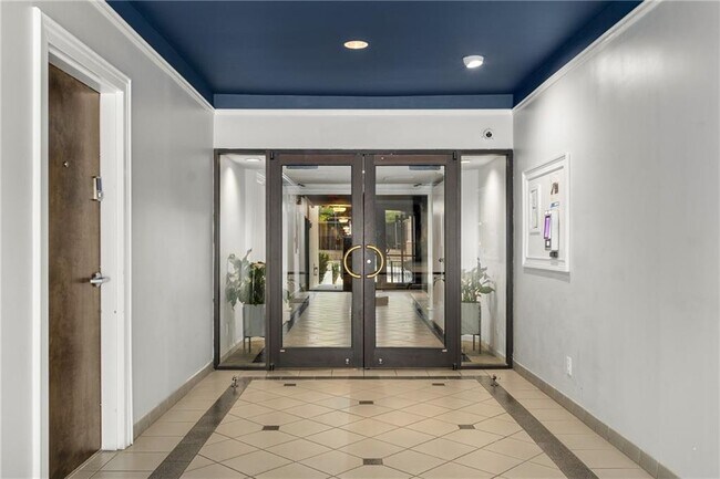 Building Photo - 1421 Peachtree St NE