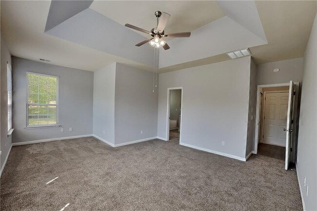 Building Photo - 1675 Huntcrest Park SW