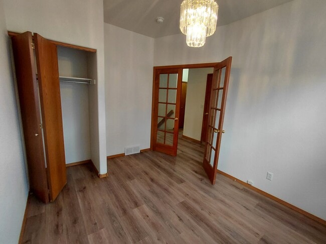 Building Photo - 2544 Begonia Ct