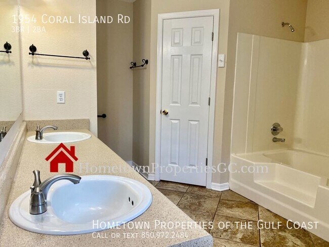 Building Photo - POOL HOME near Naval Air Station Pensacola!