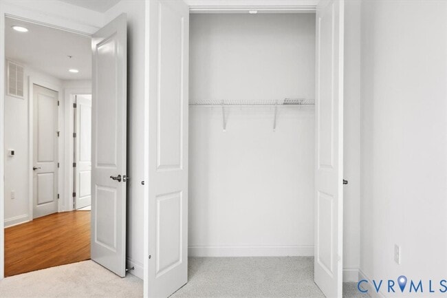 Building Photo - 1722 Old Brick Rd