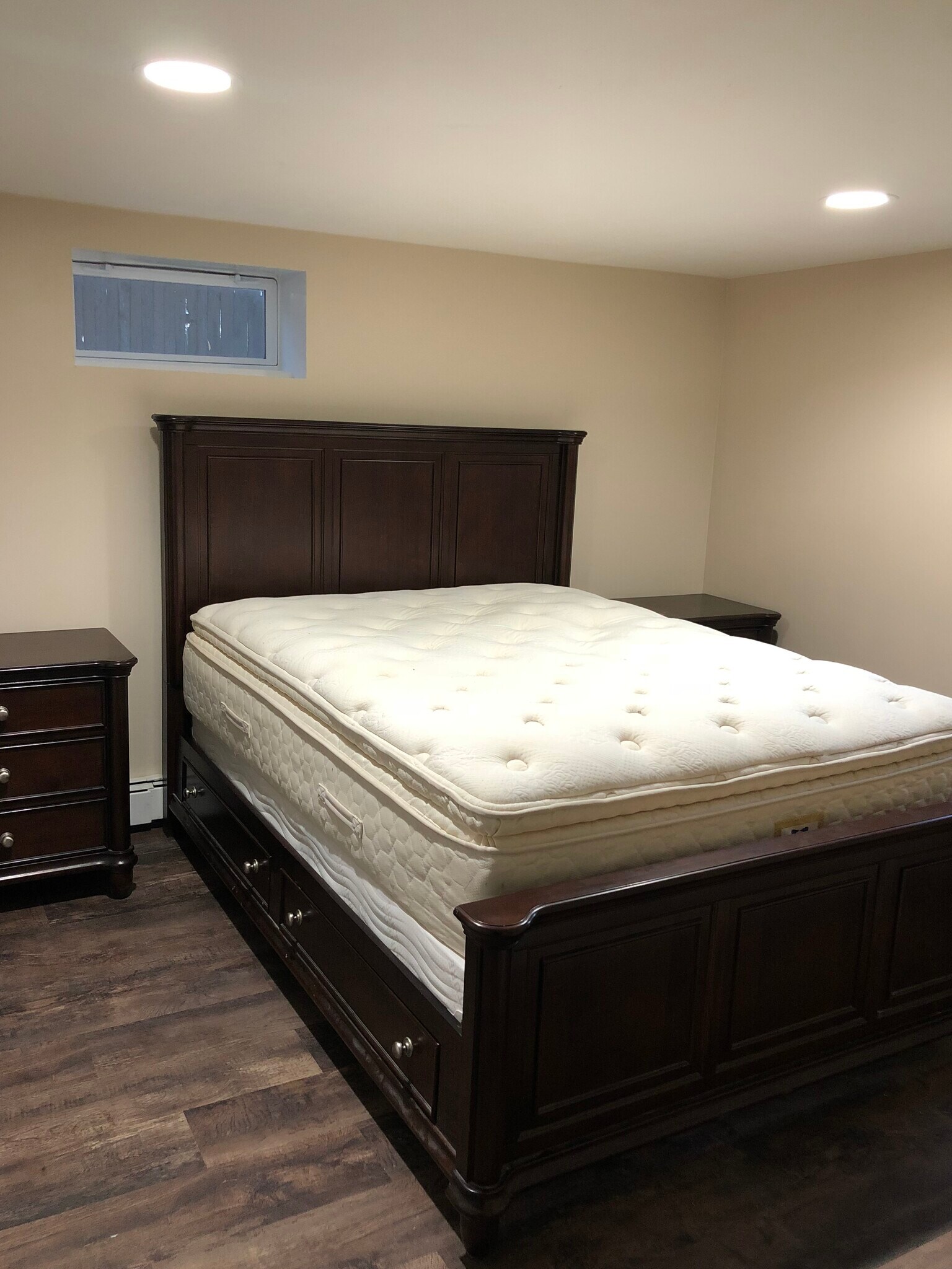 Building Photo - 22 Oneida Ave