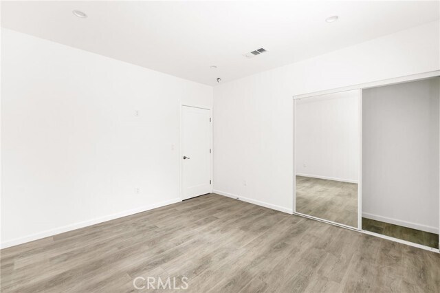 Building Photo - 7044 White Oak Ave