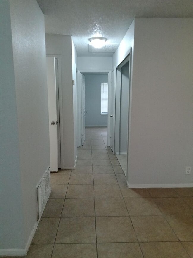 Building Photo - Elegant 2BR Home in NE San Antonio