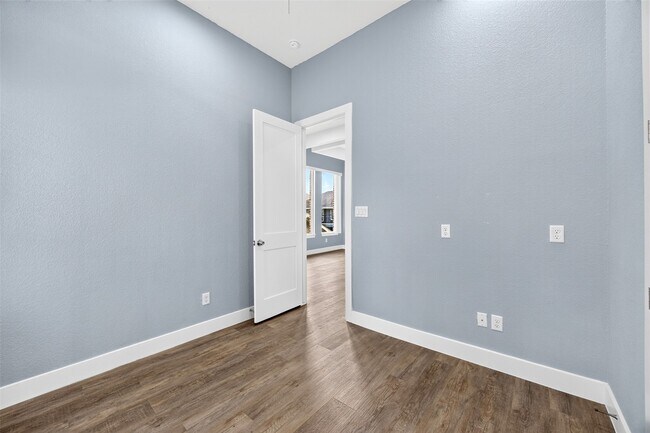 Building Photo - 2310 Detering St