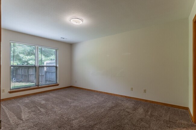 Building Photo - 1807 Pointer Ln