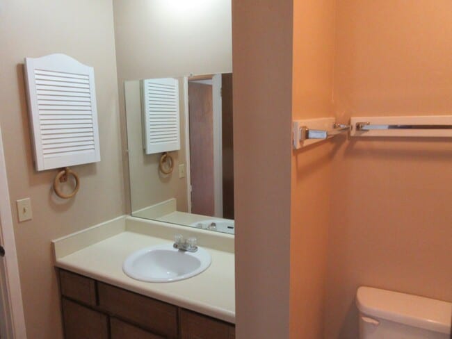 Building Photo - 830 West St