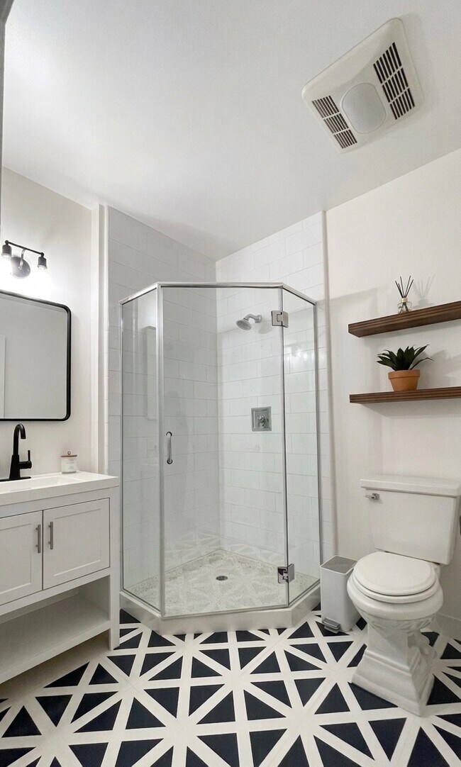 Building Photo - 201 Sansome St