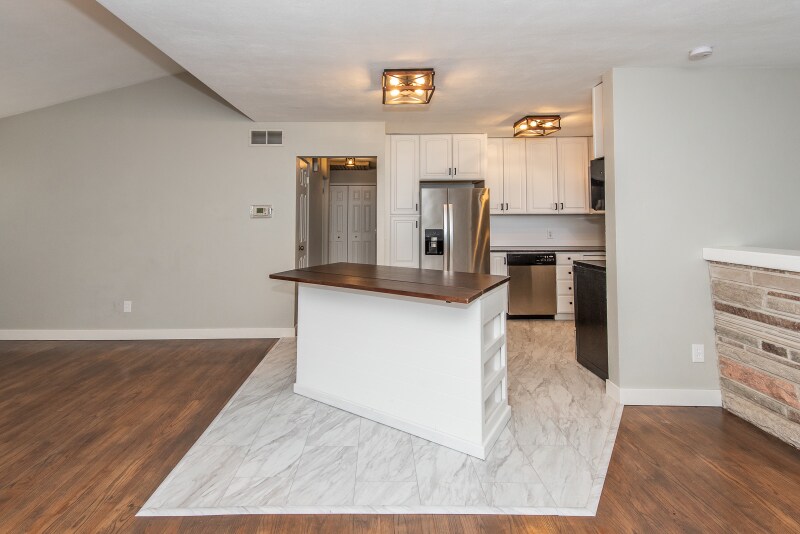 Building Photo - 317 S Pam Ave