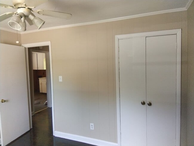 Building Photo - 304 Old Shaw Rd