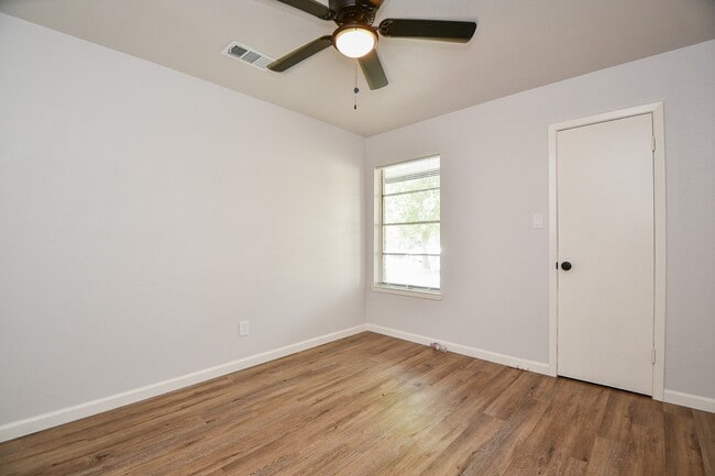 Building Photo - 5709 Arthington Ave