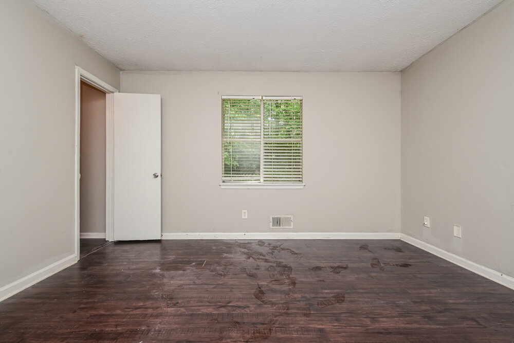 Building Photo - 3201 Chippewa Dr