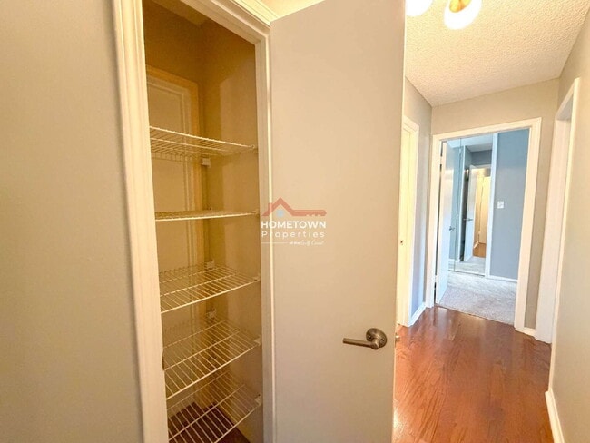 Building Photo - 2299 Scenic Hwy