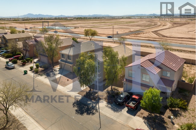 Building Photo - 4Bed/2.5 Bath Home in Maricopa! $1499 MOVE...