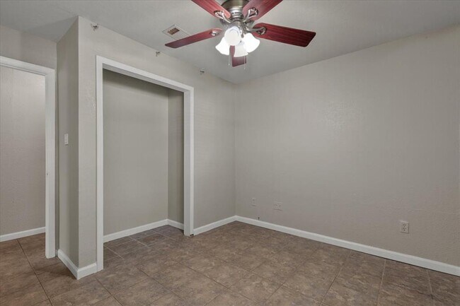 Building Photo - 7604 Robalo Rd