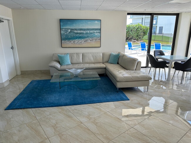 Building Photo - 5420 N Ocean Dr