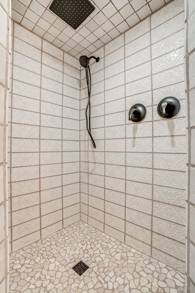 Building Photo - 6308 Parsley Hill