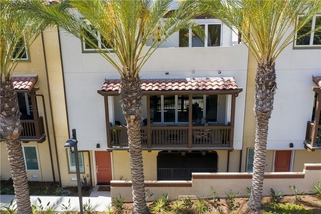 Building Photo - 3440 Doheny Way