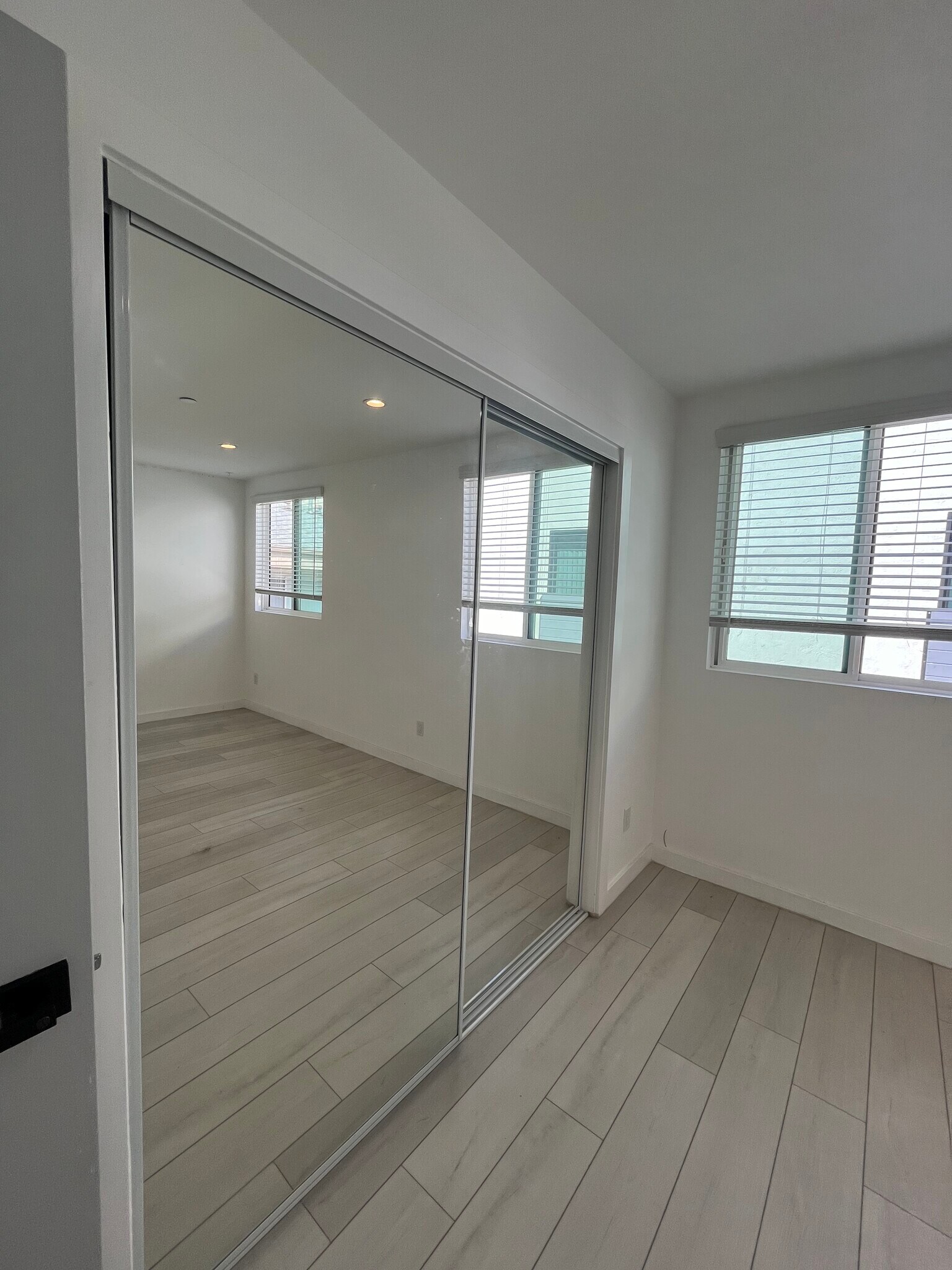 Building Photo - 248 N Dillon St