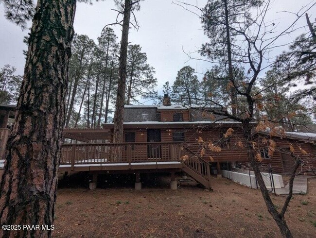 Building Photo - 1028 E Wagon Wheel Dr