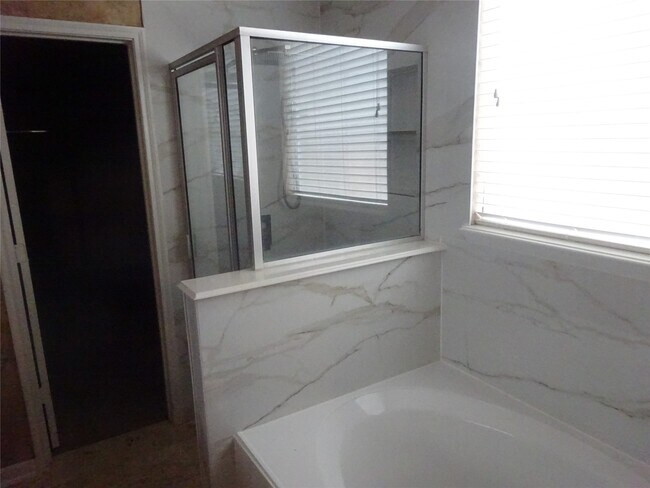Building Photo - 14007 Breezy Cypress Creek Trail