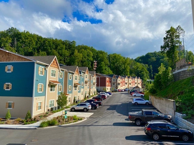 Building Photo - 234 Circle Dr