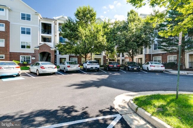 Building Photo - 12925 Centre Park Cir