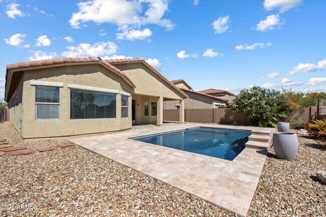 Building Photo - 949 E Indian Wells Pl