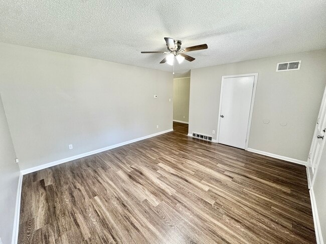 Building Photo - 3688 Mozelle St