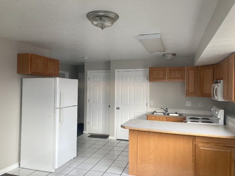 Building Photo - 416 S 600 E