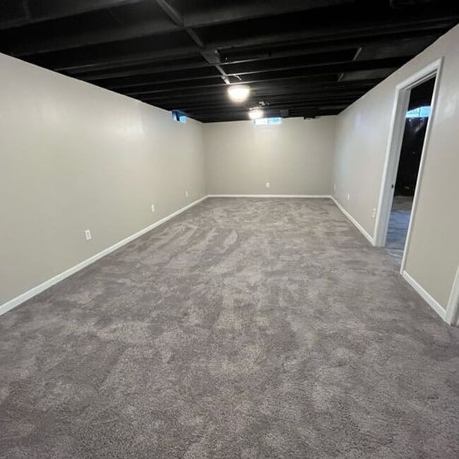 Building Photo - Coming soon! 3 bedroom, 1 1/2 bath, 2 car ...