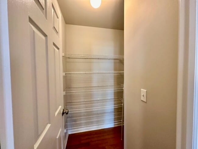 Building Photo - Excellent 2 Bedroom Plus Huge Loft  2.5 Bath and 2 car attached garage