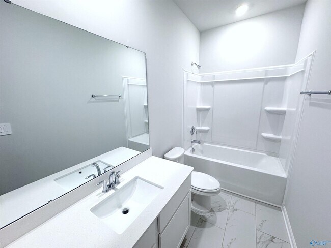 Building Photo - 161 Little Britain St