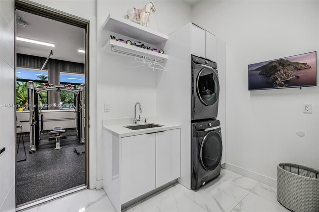 Building Photo - 250 NW 129th Ave