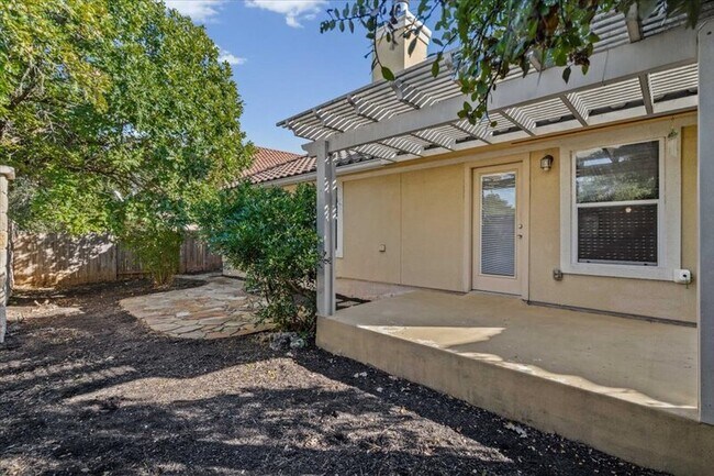 Building Photo - 15628 Interlachen Dr