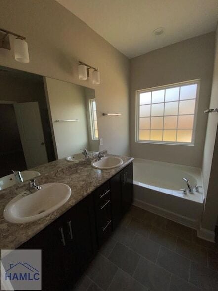 Building Photo - 729 Burke Dr