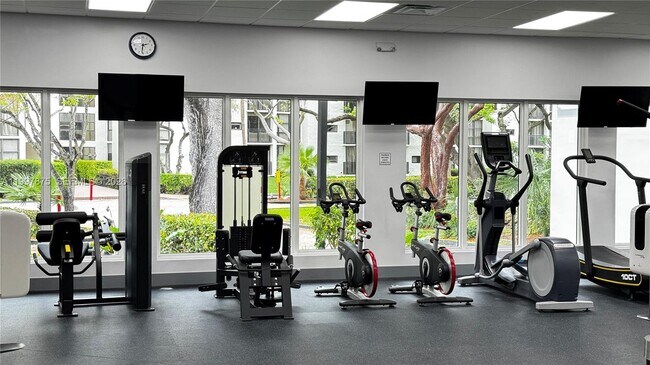 Building Photo - 16919 N Bay Rd