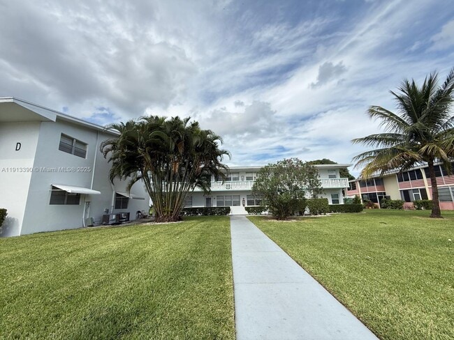 Building Photo - 79 Easthampton D