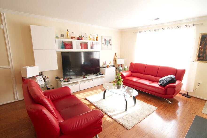 Building Photo - 7718B Lexton Pl
