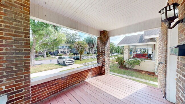 Building Photo - 2739 Herschel St