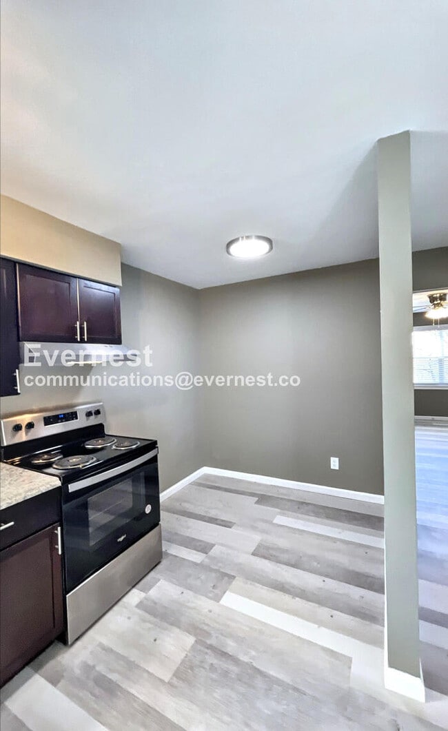 Building Photo - 3316 Roadrunner Trail