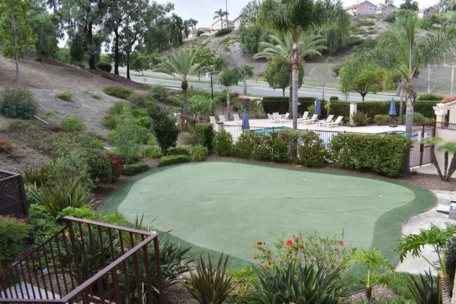 Building Photo - Unfurnished - Upgraded Condo -The Bluffs a...