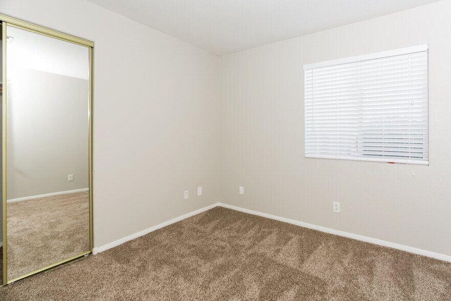 Building Photo - 4030 W Red Coach Ave